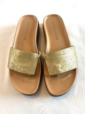 Donald Pliner gold sandles 6 1/2 M leather